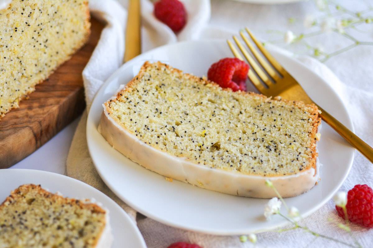 Vegan Lemon Poppy Seed Cake