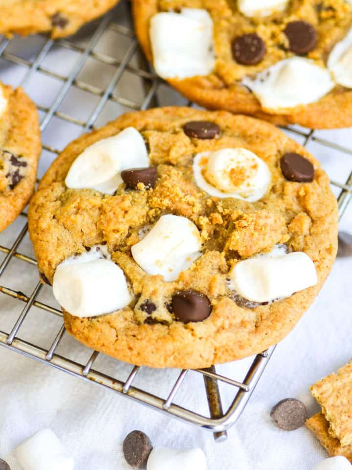 Chocolate Chip Cookies with Coconut Oil (8 ingredients and no chilling