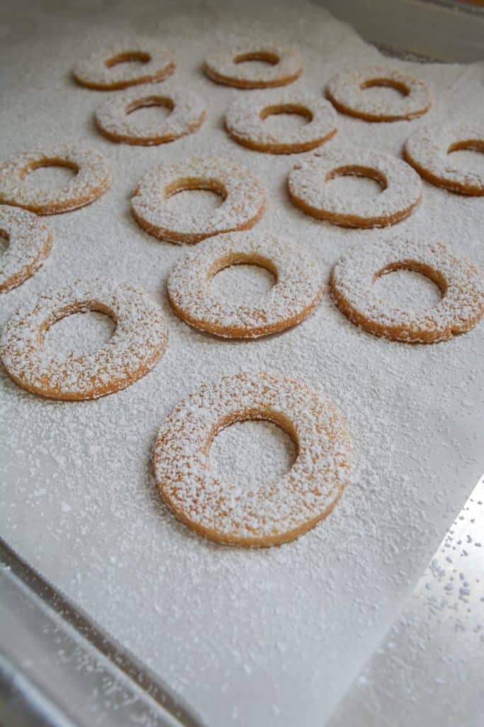 Powdered Sugar dusted onto the cookie tops.